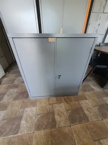 Armário baixo 2 portas em aço- Novo