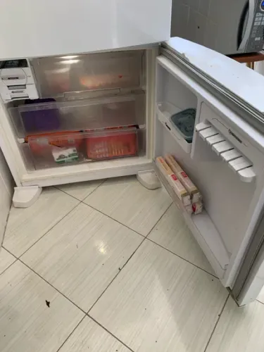 Geladeira freezer invertido