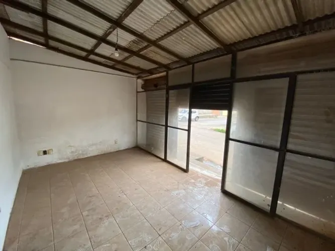 Ponto Comercial (LOJA) no São Raimundo proximo a praça 6 x 20