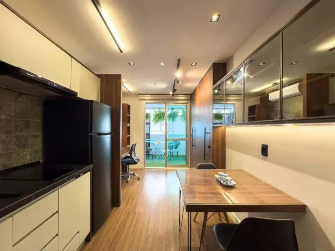 Flat Reformado e Mobiliado no Setor Hoteleiro Norte: Design Inovador e Renda Garantida!