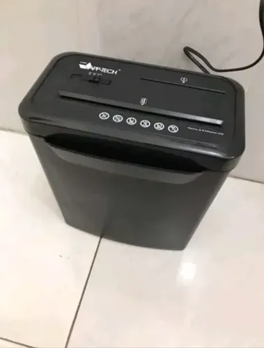 Fragmentadora de papel 8 folhas em partículas / CD / Cartão 110v