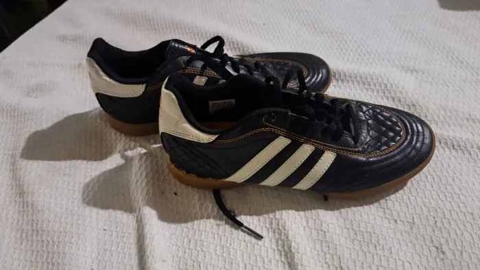 Tênia futsal adidas 