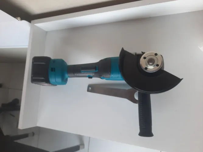 Esmerilhadeira a bateria 21v
