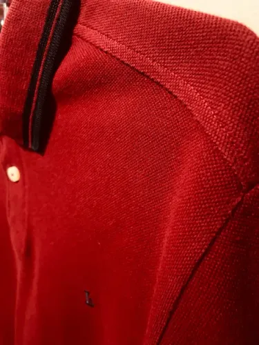 Camisa polo vermelha