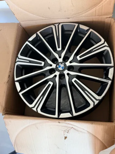 4 aros originais BMW x1 / x2 M 20 polegadas - modelo 2025, semi-novos em estado de zero!