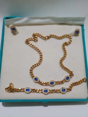 Conjunto de colar e brincos