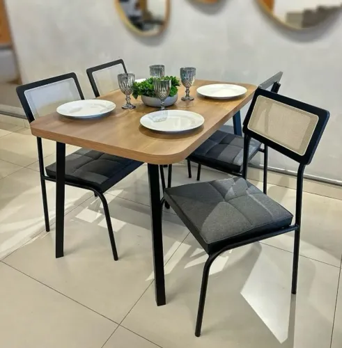 MESA DE JANTAR STELLAR COM CADEIRAS LUX - POUCAS UNIDADESS!!