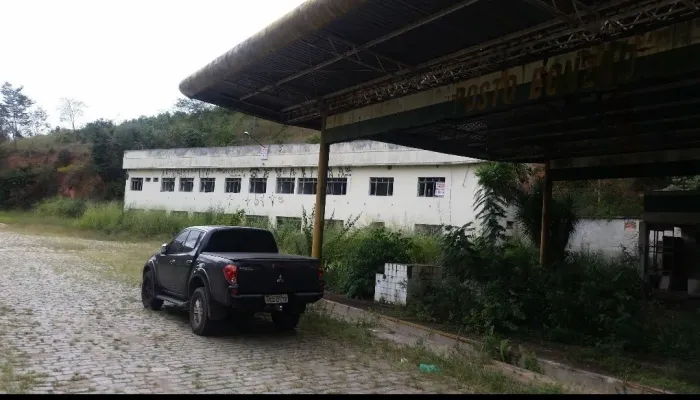 Posto, restaurante e hotel desativados em Teófilo Otoni