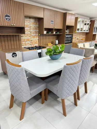 Mesa com 6 cadeiras