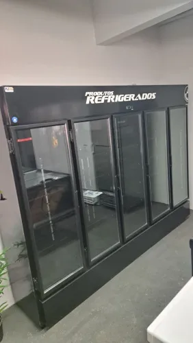 A. Torro expositor 5 portas visa cooler total Black 