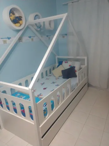 Cama montesoriana solteiro casinha