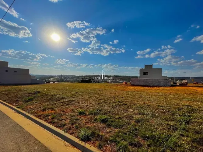 Jardins Parma - Lote com 262,73m²- R$ 240.000,00