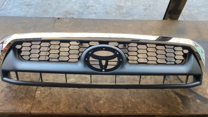 Grade central Hilux 2009/11