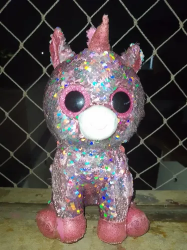 Unicórnio de pelúcia