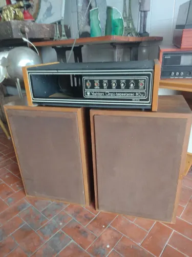 Show, Amplificador com gaveta pra toca fita e duas caixas