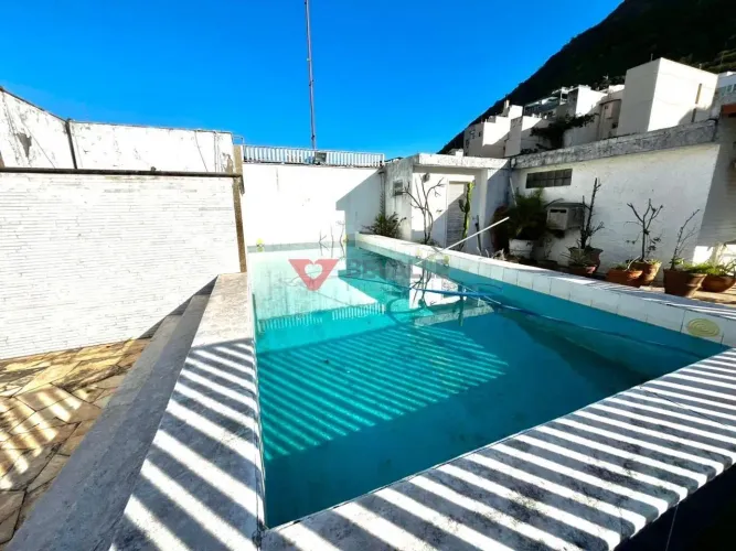 Cobertura à Venda em Copacabana RJ, 670m², 4 Quartos, R$2,47Mi