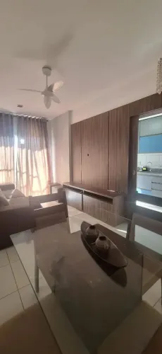 Aluga-se Apto de 3/4 sendo 01 suíte, SEMI MOBILIADO. Próximo shopping