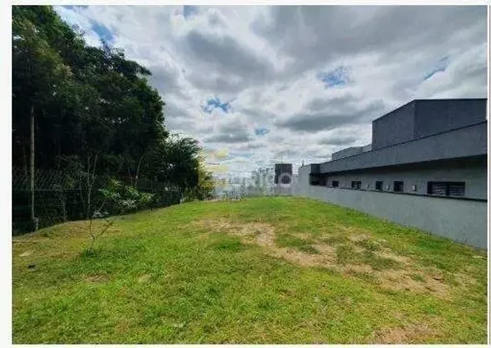 Terreno em Condomínio à venda no Condomínio Porto do Sol em Valinhos/SP