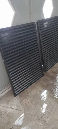 Grade de ventilação em alumínio Veneziana fixa anodizado preto 