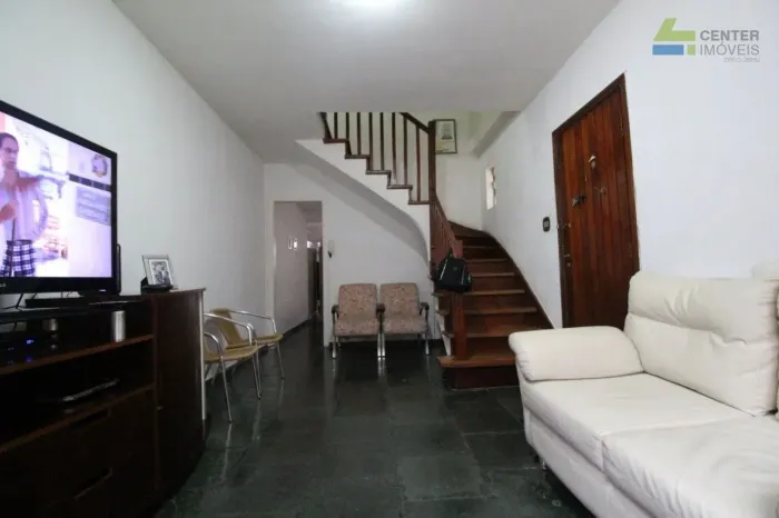 Lindo Sobrado, prox. Ao metrô