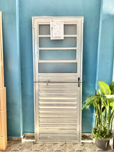 PORTA L25 BASCULANTE BRILHANTE - A PARTIR DE R$565,00