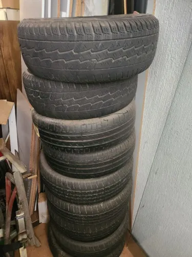 Pneus Bridgestone usados bom estado rodas 15 e 16 de tamanhos 195 65, 185 70