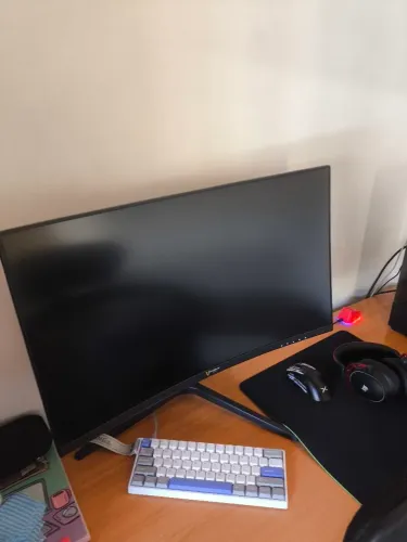 Monitor husky gamer 240hz