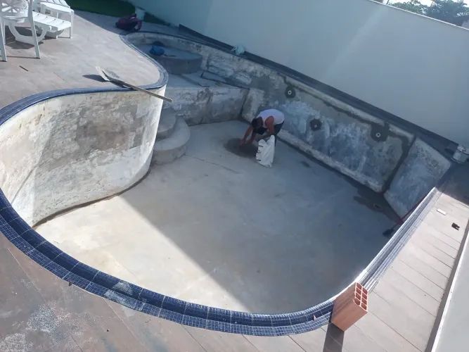 Revestimento em vinil/reforma de piscina