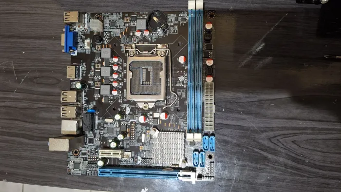 não funciona Placa-Mãe ISYNC H61 1155