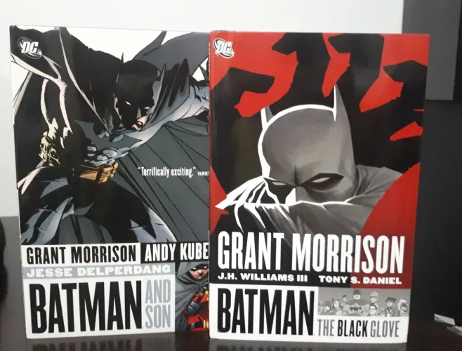 Batman and Son & Batman Black Glove por Grant Morrison