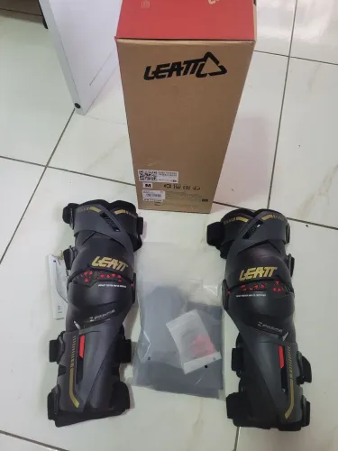 Joelheiras Leatt Z Frame tamanho M