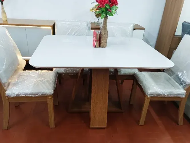 Conjunto de Jantar Mesa 1,20x0,90 + 04 Cadeiras Estofadas Celeste 100%MDF.