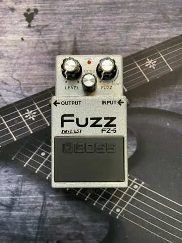 Pedal de guitarra Boss FZ-5