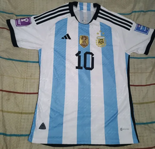 Camisa Argentina Campeã do Mundo Messi modelo jogador 
