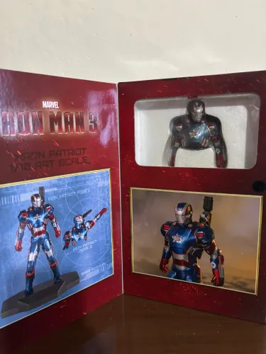 Estátua Iron Patriot (Patriota de Ferro) - Iron Studios Art Scale 1/10 - Com Caixa