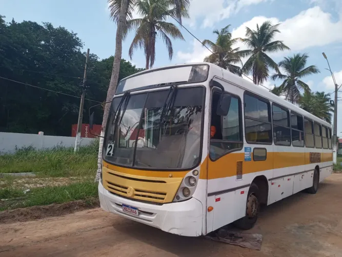 Ônibus urbano 2010- rodoviário com ar 2006