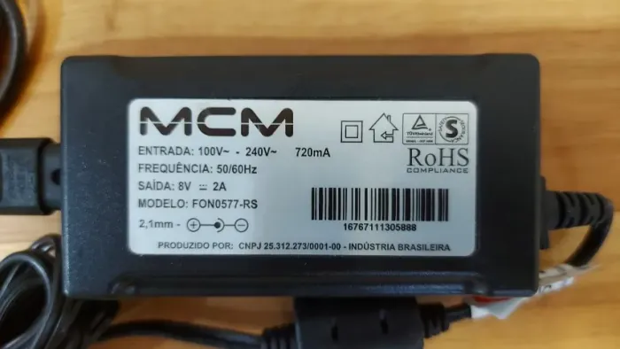 Fonte MCM Saida 8V 2A FON0577-RS Entrada 100V - 240V 720mA Freq 50/60Hz 2,1mm