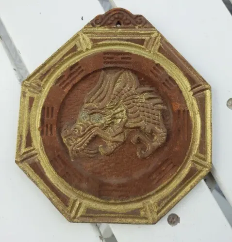 Placa decorativa enfeite de parede antigo dragão antigo 20cm x 18cm