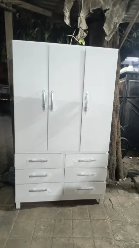 Guarda roupa solteirão direto de fabrica todo no bloco de madeira de 10 