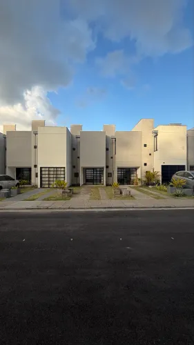 CASA DUPLEX COM 2 QUARTOS NA PONTA NEGRA