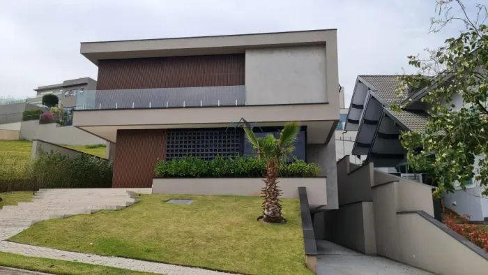 Excelente Casa em Condomínio - Alphaville / Tamboré