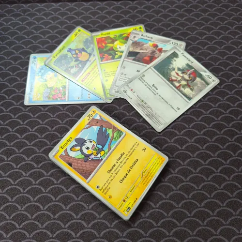 20 cartas Pokémon Sortidas