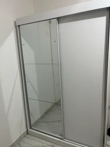 Guarda roupas duas portas