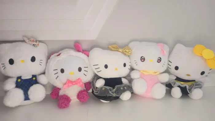 Coleção Pelúcias Hello Kitty (Kit com 5 Peças) ?