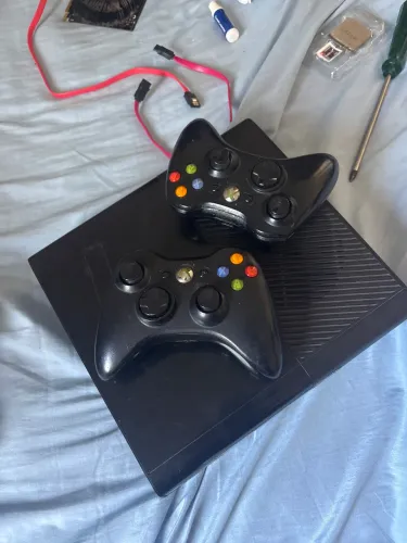 XBOX 360 DESBLOQUEADO 2 CONTROLES