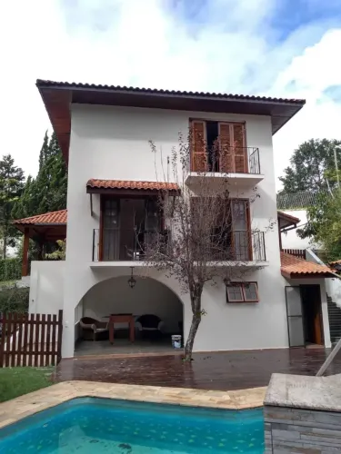 Sobrado para aluguel e venda com 380 metros quadrados com 5 quartos em Granja Viana - Coti