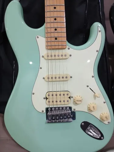 Guitarra tagima tw 540