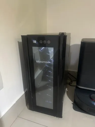 Adega De Vinhos Brastemp Para 12 Garrafas Com Painel Touch BZC12BE Preto