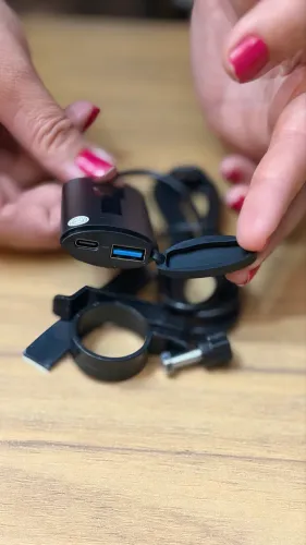 Carregador de celular para motos