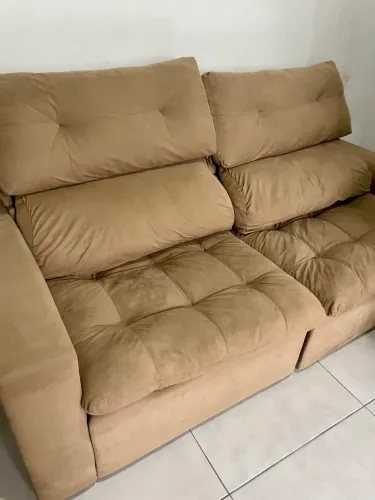 Sofá retrátil e reclinável